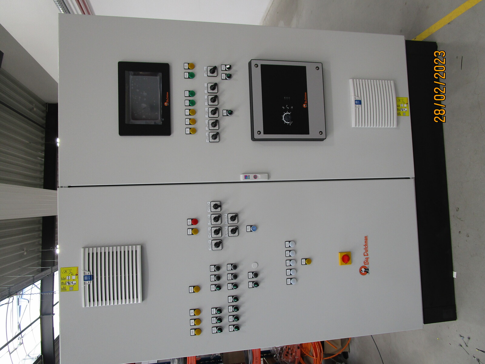 Switch cabinet farm Berger, Broiler fattening